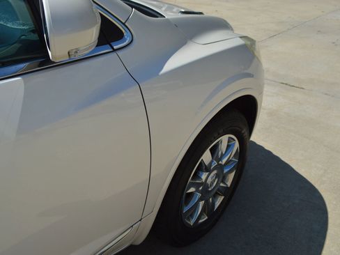 Used 2014 Buick Enclave Leather FWD image 10