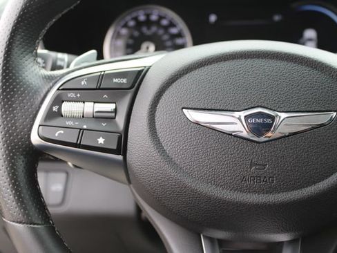 Used 2022 Genesis G70 2.0T RWD image 19
