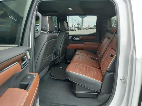 Used 2024 GMC Sierra 1500 Denali Ultimate AWD/4WD image 11