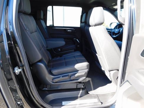 New 2025 Chevrolet Suburban High Country image 22