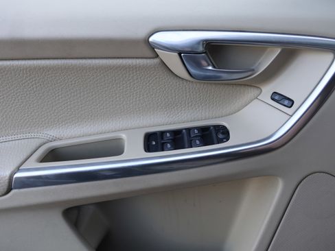 Used 2014 Volvo XC60 T6 image 13