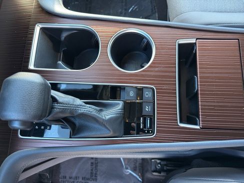 Used 2024 Toyota Sienna LE image 12