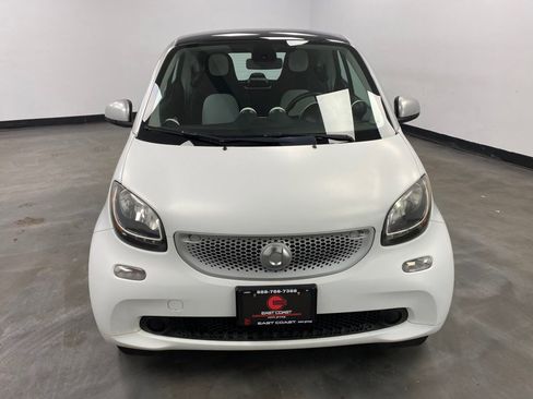 Used 2016 smart fortwo passion image 6
