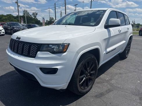 Used 2021 Jeep Grand Cherokee Laredo X AWD/4WD image 7