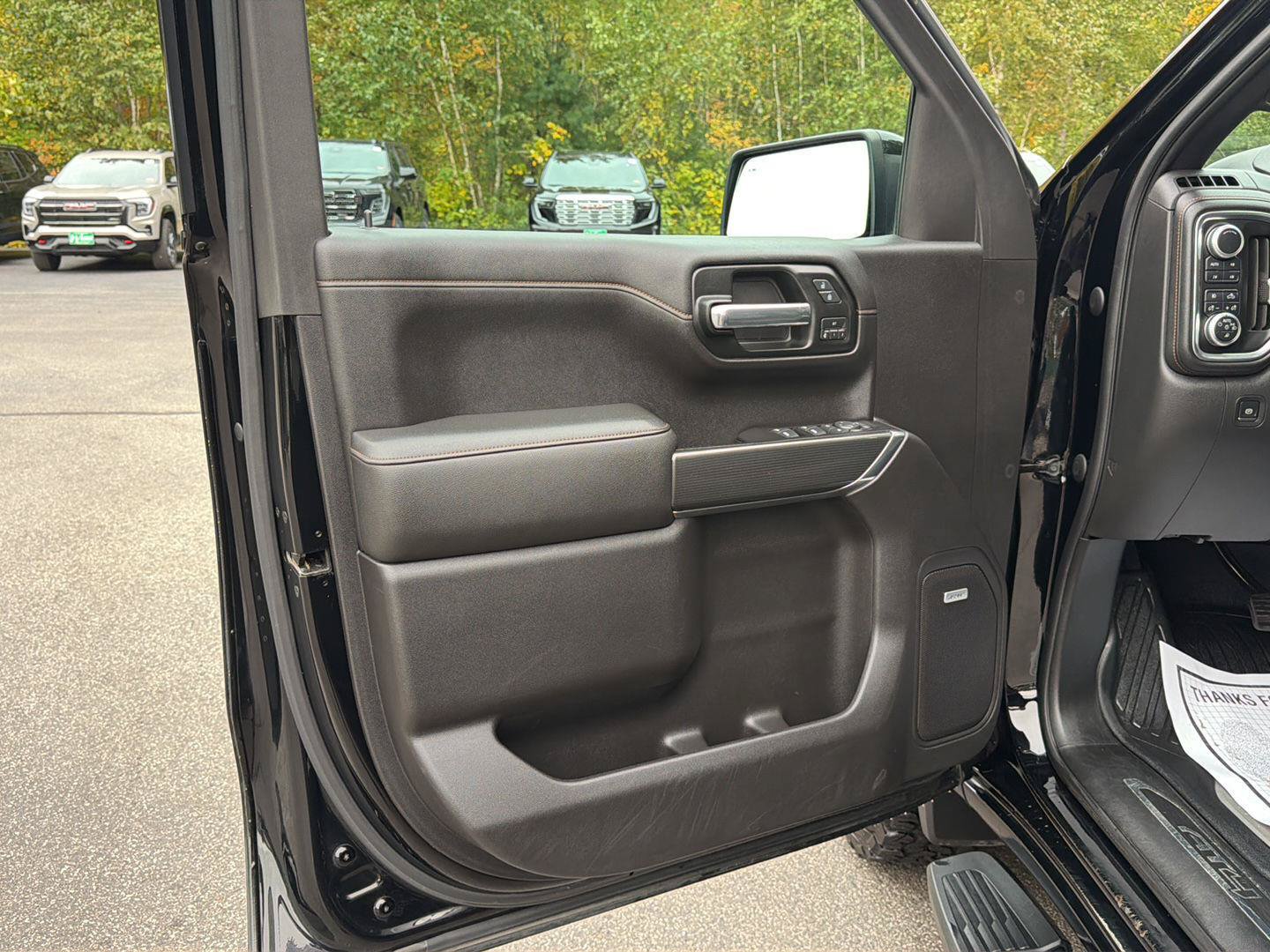 Used 2019 GMC Sierra 1500 AT4 w/ Off Road Performance Package AWD/4WD image 9