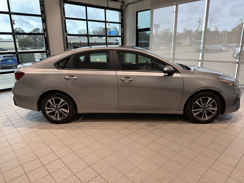 Used 2024 Kia Forte LXS w/ LXS Technology Package image 6