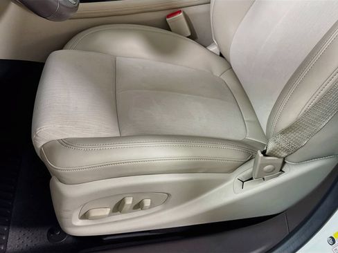 Used 2016 Buick LaCrosse FWD image 23