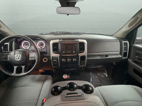 Used 2020 RAM 1500 Classic SLT RWD image 9