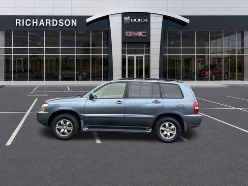 Used 2004 Toyota Highlander V6 AWD/4WD image 2