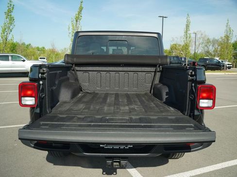 Used 2022 Jeep Gladiator Overland w/ Popular Equipment Package AWD/4WD image 17