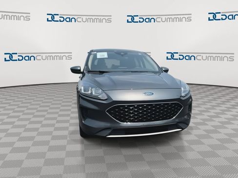 Used 2020 Ford Escape SE FWD image 3