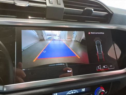 Certified 2025 Audi Q3 2.0T Premium w/ Convenience Package image 11