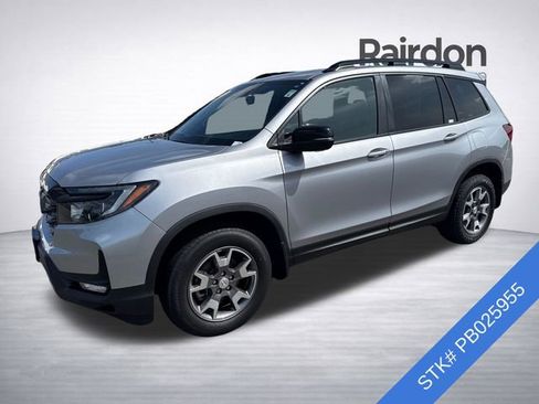 Used 2023 Honda Passport TrailSport image 3