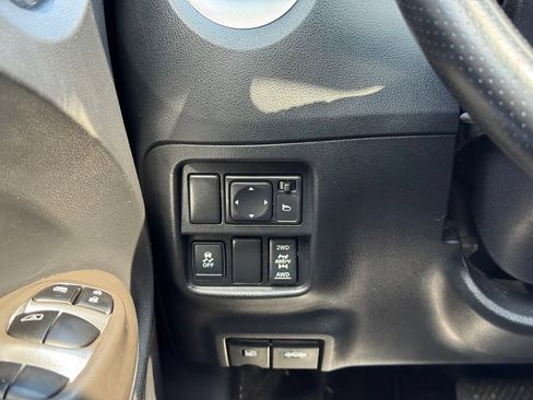 Used 2014 Nissan Juke SL AWD/4WD image 34