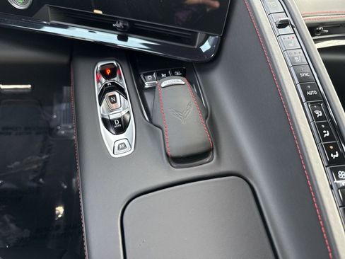 Used 2024 Chevrolet Corvette Stingray Premium Conv w/ Z51 Performance Package image 19