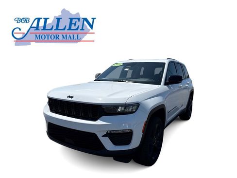 Used 2025 Jeep Grand Cherokee Limited w/ Black Appearance Package AWD/4WD image 1
