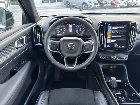 Used 2021 Volvo XC40 T5 R-Design w/ Advanced Package AWD/4WD image 18