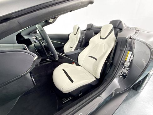 Used 2025 Ferrari Roma Spider RWD image 11