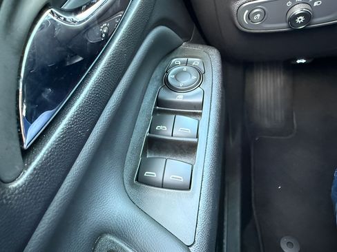 Used 2024 Chevrolet Equinox LT AWD/4WD image 22