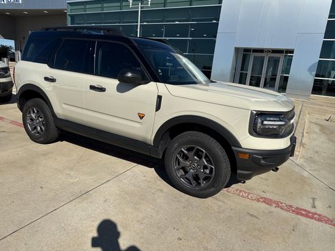 Used 2024 Ford Bronco Sport Badlands image 15