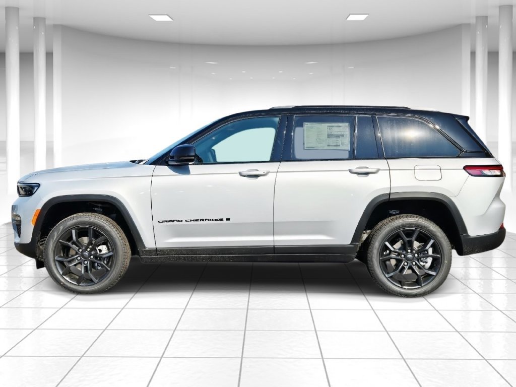 Certified 2025 Jeep Grand Cherokee Limited AWD/4WD image 6