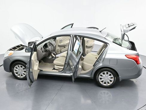 Used 2013 Nissan Versa SV w/ Convenience Pkg image 33