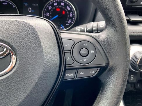 Used 2021 Toyota RAV4 XLE w/ Convenience Package image 25