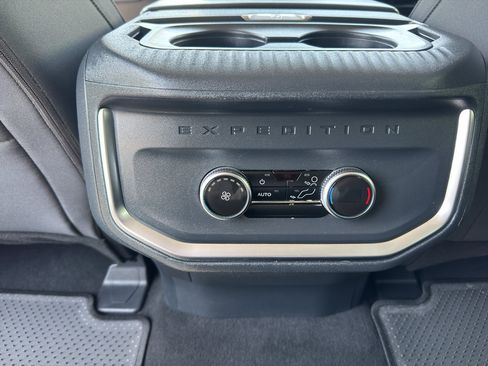Certified 2025 Ford Expedition Active AWD/4WD image 16