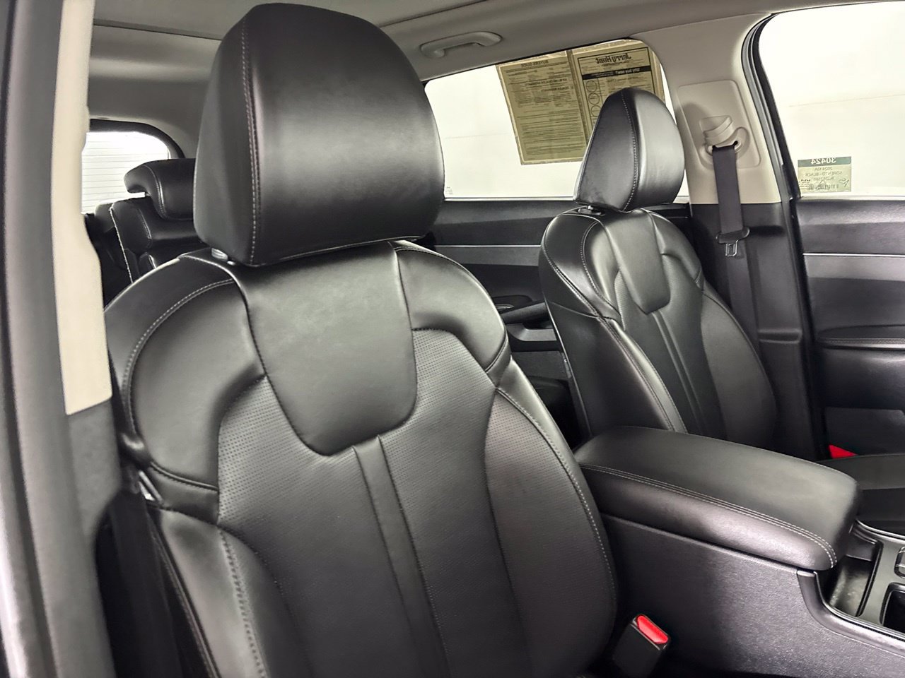 Used 2024 Kia Sorento S w/ Panoramic Sunroof Package FWD image 32