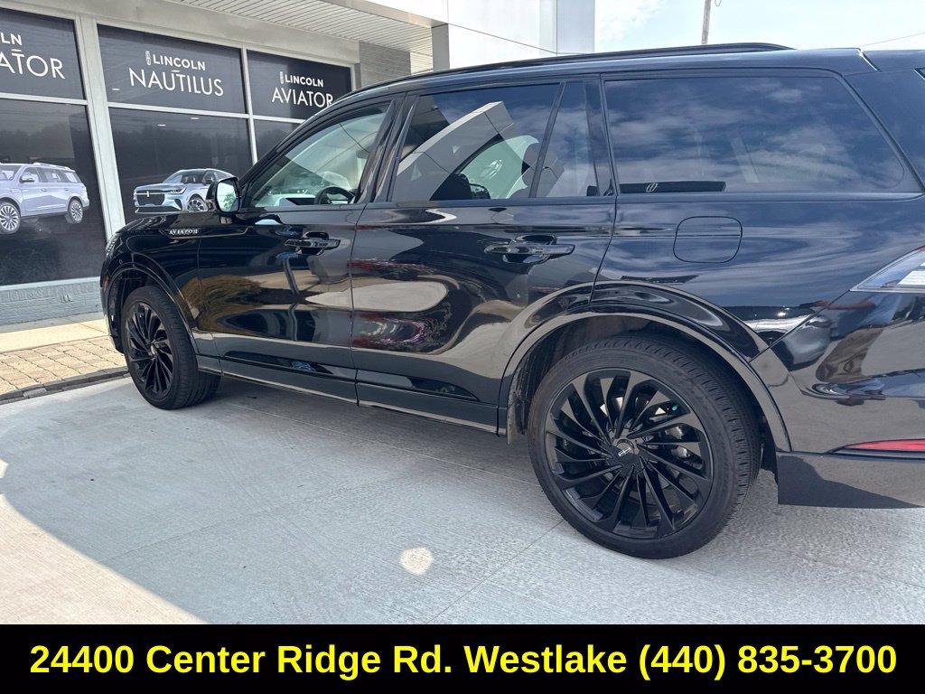 Used 2025 Lincoln Aviator Reserve w/ Jet Appearance Package AWD/4WD image 13