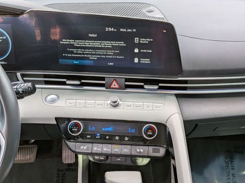 Used 2023 Hyundai Elantra Limited image 23