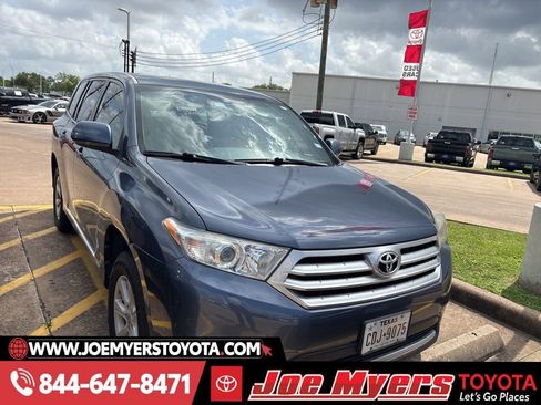 Used 2013 Toyota Highlander FWD image 1