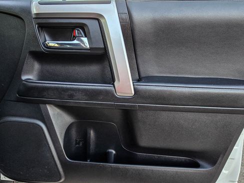 Used 2021 Toyota 4Runner SR5 Premium image 40