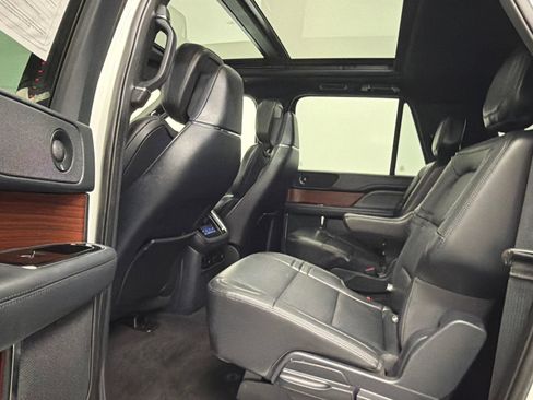 Certified 2023 Lincoln Navigator L Reserve AWD/4WD image 22