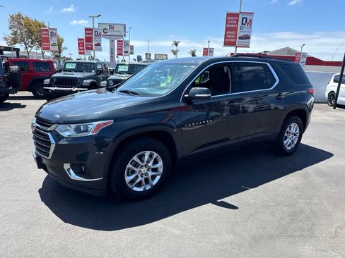 Used 2021 Chevrolet Traverse LT FWD image 21