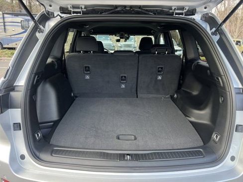 New 2025 Jeep Grand Cherokee Laredo image 13