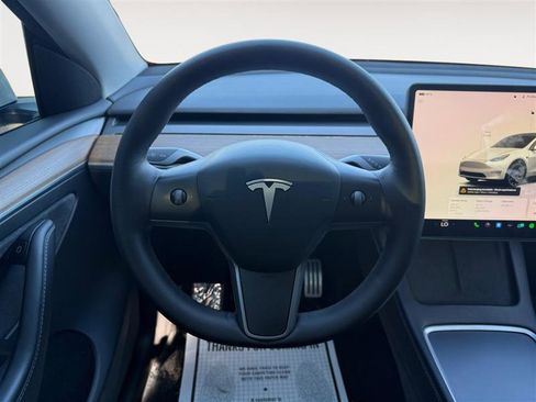 Used 2022 Tesla Model Y Performance AWD/4WD image 13
