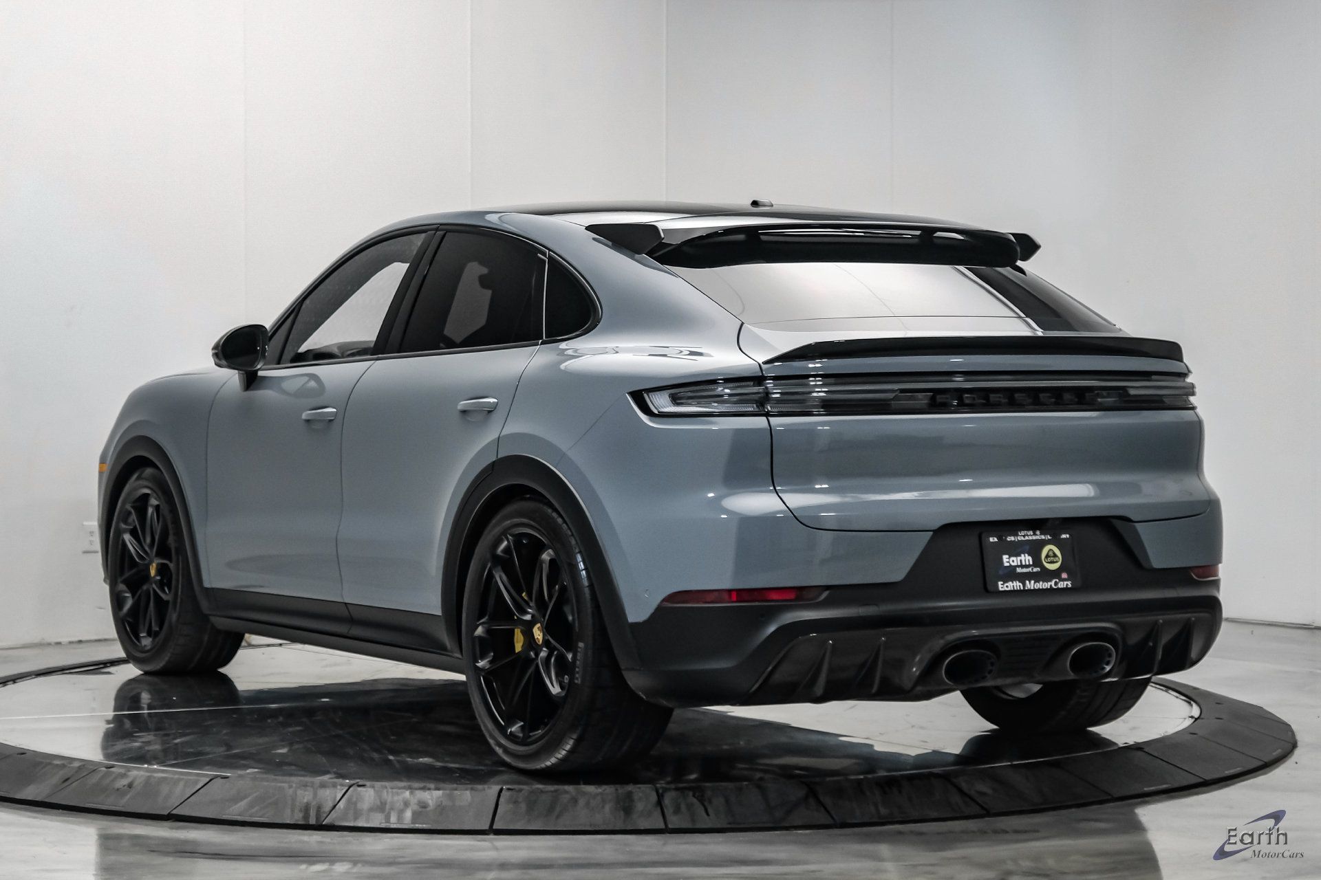 Used 2024 Porsche Cayenne Turbo GT AWD/4WD image 11