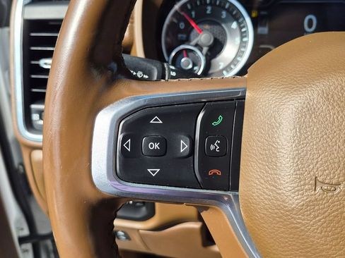 Used 2019 RAM 1500 Laramie AWD/4WD image 17
