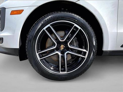 Used 2021 Porsche Macan AWD/4WD image 10