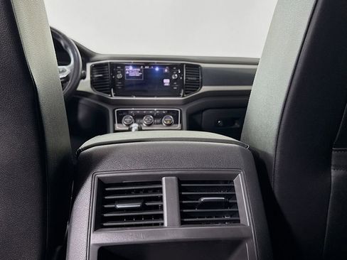 Used 2020 Volkswagen Atlas Cross Sport SEL R-Line AWD/4WD image 32