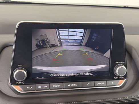 Used 2025 Nissan Rogue SV image 20