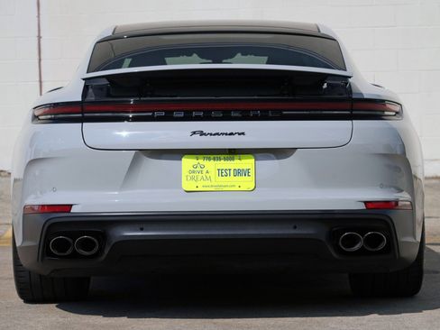 Used 2025 Porsche Panamera image 11