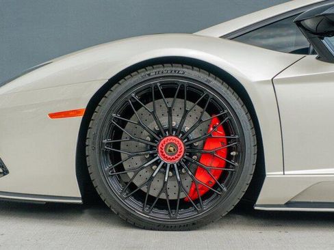 Used 2017 Lamborghini Aventador S image 26