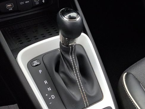 Certified 2023 Hyundai Venue Limited w/ Cargo Package image 14