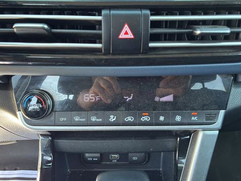 Certified 2023 Kia Seltos S w/ Navigation Package FWD image 31
