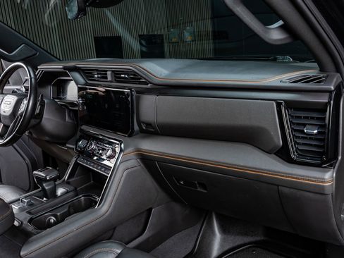 Used 2022 GMC Sierra 1500 AT4 w/ AT4 Premium Package image 14