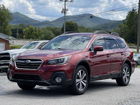 Used 2018 Subaru Outback 3.6R Limited AWD/4WD image 7
