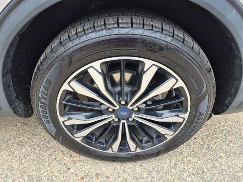 Certified 2022 Ford Escape SEL w/ SEL Stealth AWD Package image 6