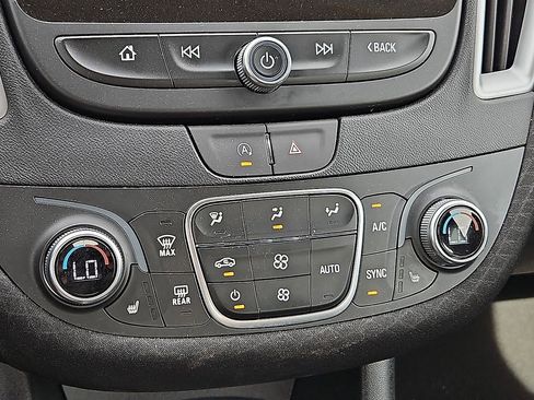 Used 2024 Chevrolet Malibu LT image 27